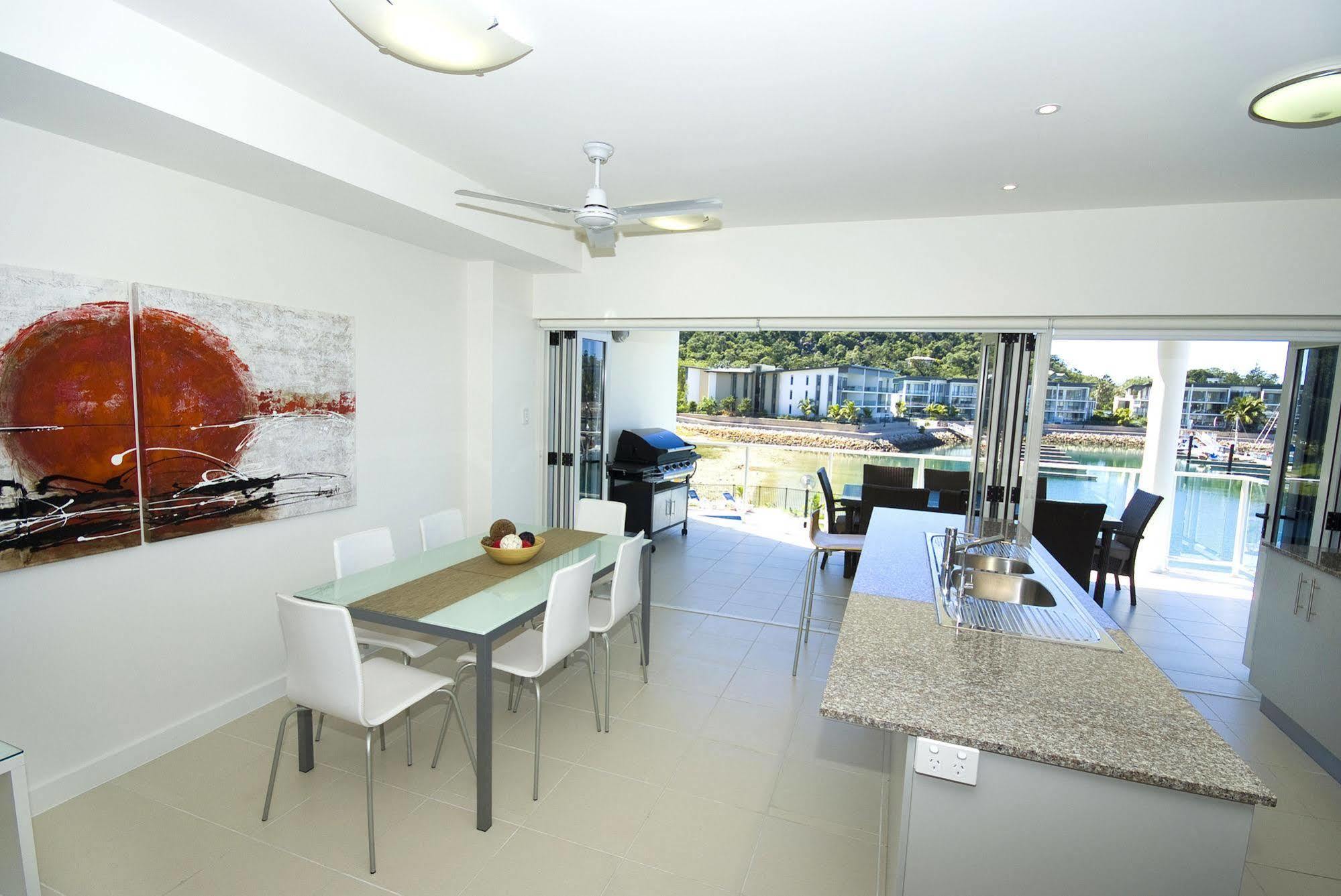 Beachside Magnetic Harbour Apartments Nelly Bay Buitenkant foto